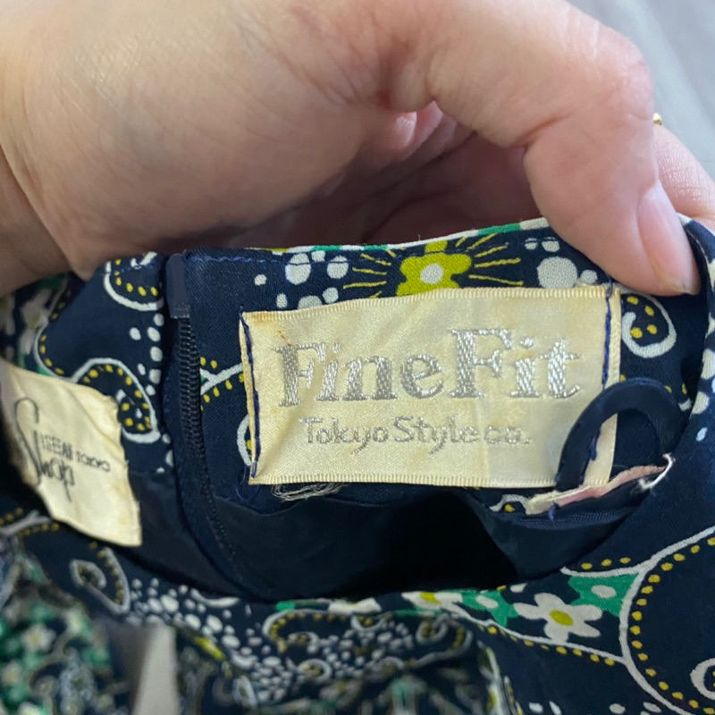 2hand đầm hiệu Japan  finefit dài 79cm eo dưới 74cm 190