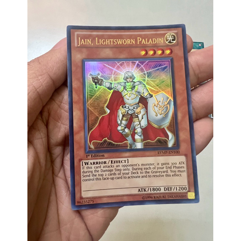 Jain, Lightsworn Paladin - bản Ultra rare (mã RYMP-EN100)