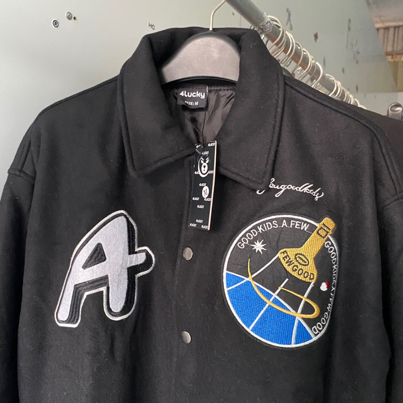 Áo Varsity 4LUCKY Hình Thêu