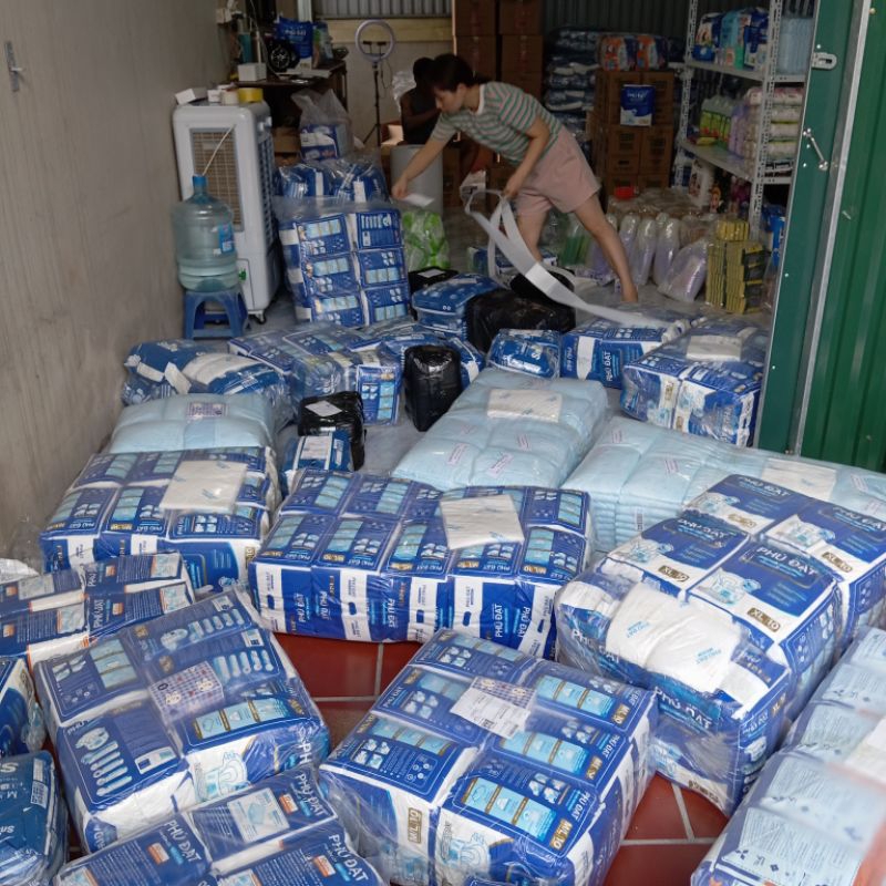 Bỉm dán phú đạt có vách chống chào ML: 45-70kg - XL : 65-100kg mềm mại siêu thấm hút