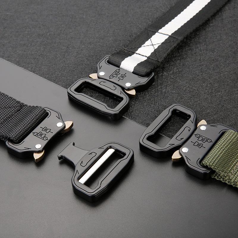 Thắt lưng nam thời trang và bền bỉ - Hoàn thiện vẻ ngoài của bạn với Bộ sưu tập của chúng tôi.