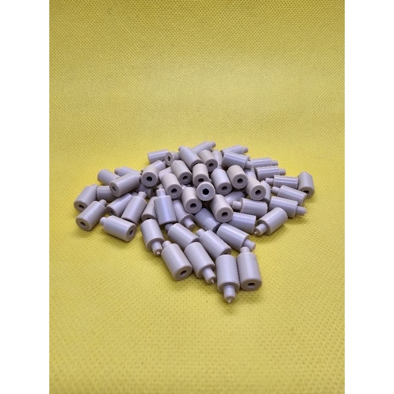 nhựa PEEK ty xã ( lổ 3mm , phi 8mm )