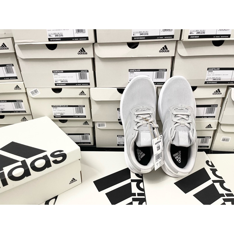 - Giày thể thao sneakers Adidas FX3614, đi cực kỳ êm chân, phù hợp với mọi loại quần, mọi công việc