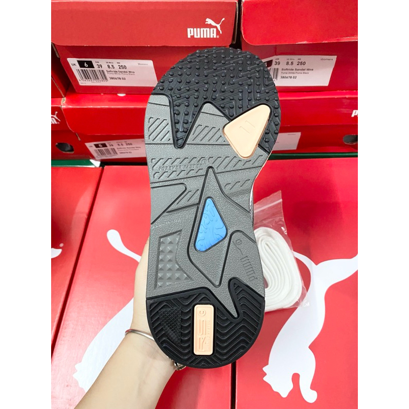 Giày Puma 381640 02 fullbox, có mail mua hàng, đế cao khoảng 5cm. Hàng có sẵn ship ngay ạ !