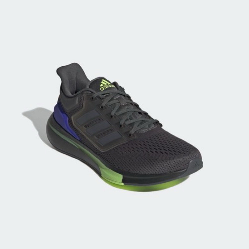 - Giày thể thao Adidas H00515, đi cực kỳ êm chân, phù hợp với mọi loại quần, mọi công việc