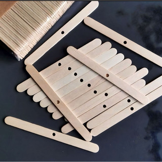 Que Gỗ Có Lỗ Xỏ Giữ Tim Bấc Nến (10 Cái)