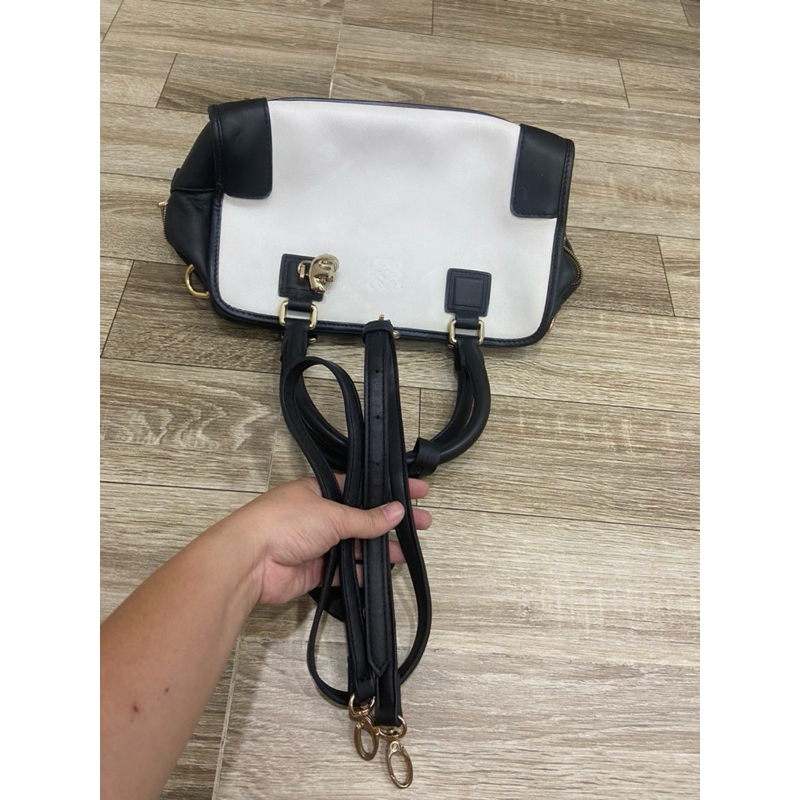 Túi si hiệu Loewe