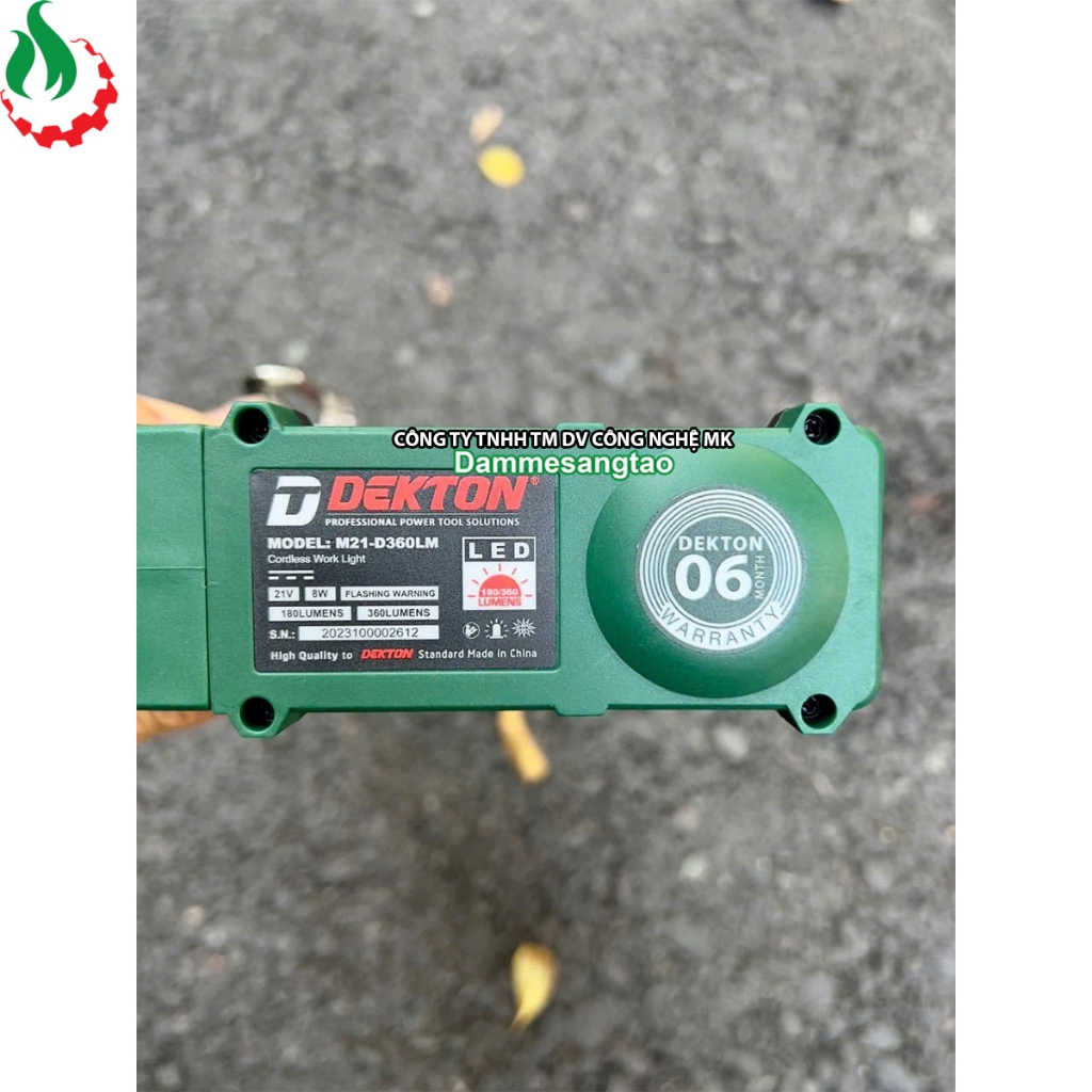 Đèn LED xoay gập pin 21V Dekton M21-D360LM độ sáng 180-360 Lumens