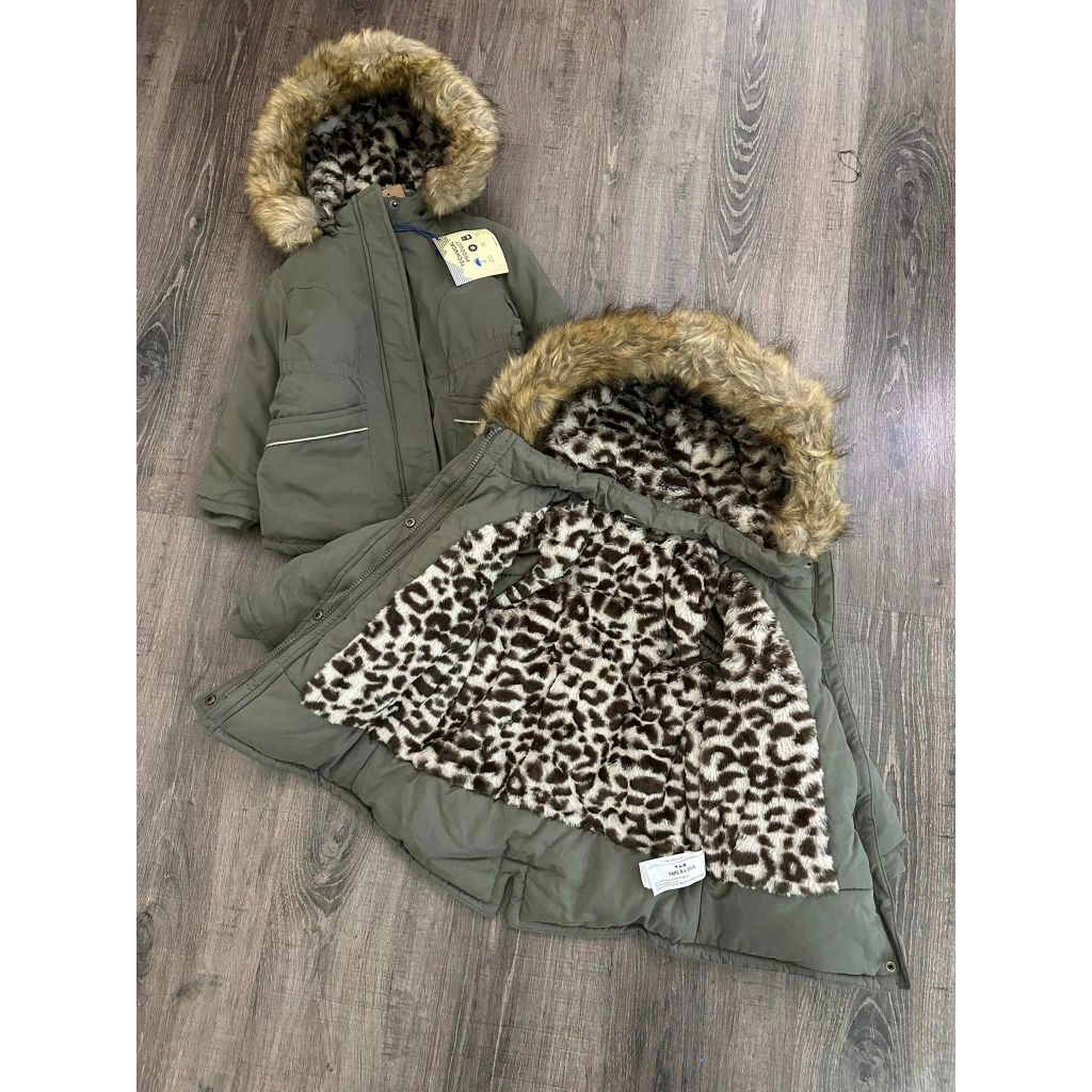 Áo khoác parka rêu lót lông báo bé gái tape