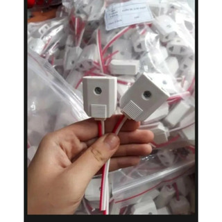 Phích Cái liền dây _ Phích âm liền dây lỗ tròn
