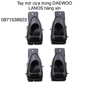 Tay mở cửa trong daewoo lanos màu đen