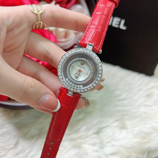 Đồng Hồ Nữ Royal Crown JAPAN WATCH Thiết Kế Mặt Tròn Đính Đá Sang Trọng Dây Da Cao Cấp Size 30mm