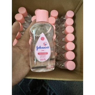 Dầu Massage và dưỡng ẩm Johnson baby Oil 200ml
