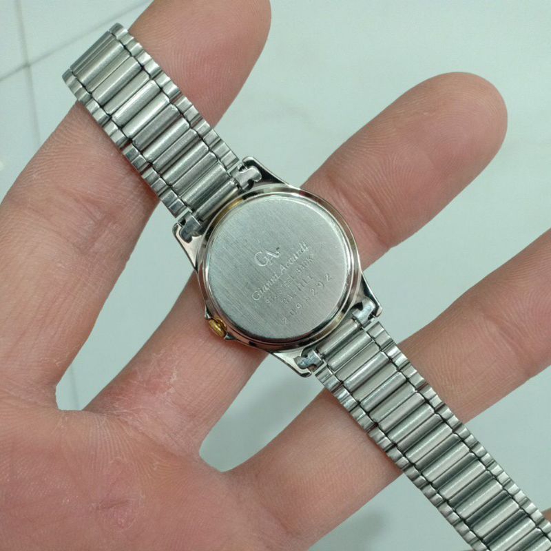 Đồng hồ si nữ hiệu GIANNI ACCARDI demi mạ vàng độ mới cao 89%
