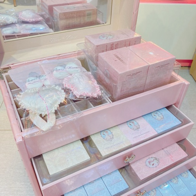 Bộ Sưu Tập Flower Knows Thiên Nga Trắng