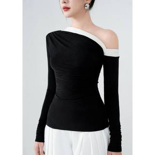 Áo thun ánh kim đen phối trắng lệch vai tay dài thanh lịch