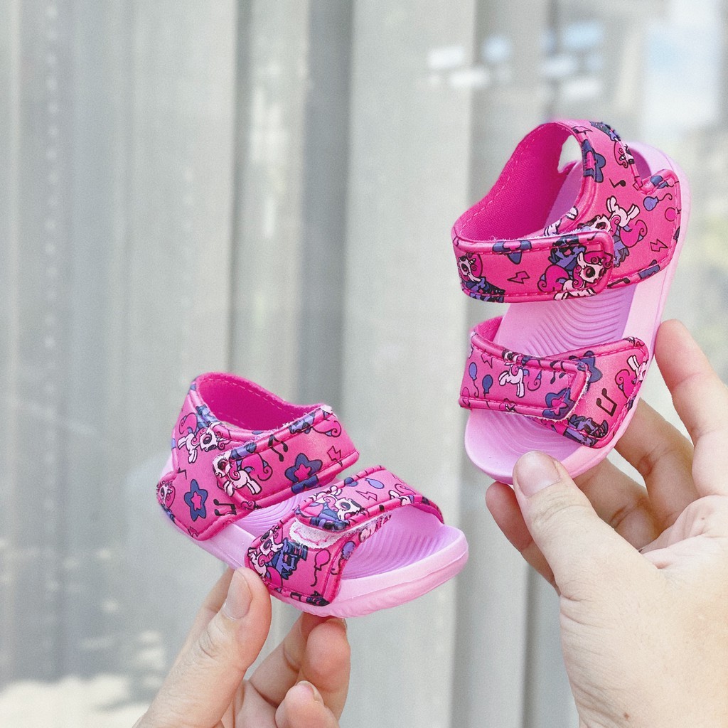 Sandal xốp bé gái hoạ tiết kity, sandal bé gái siêu nhẹ chống trơn size 22-27