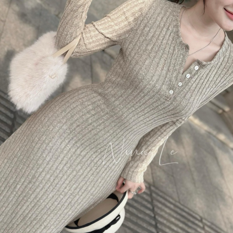 Váy len tăm thỏ khuy ngực