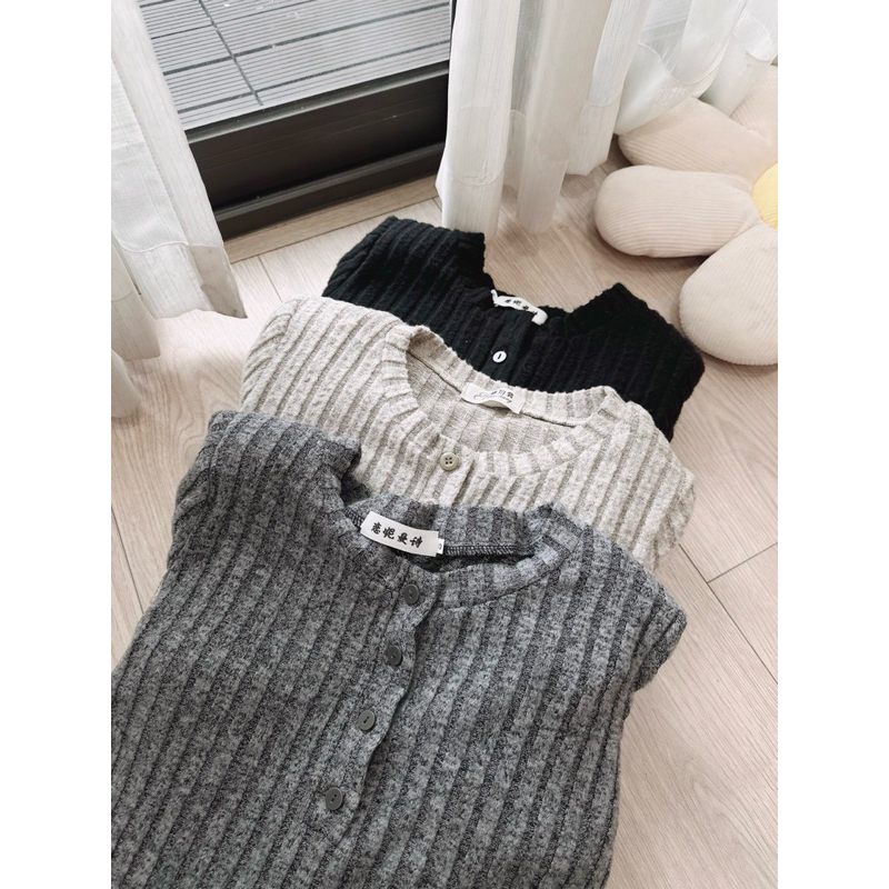 Váy len tăm thỏ khuy ngực