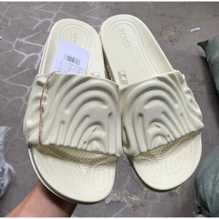 Dép Crocs quai ngang bản mới vân gỗ trống nước trống trơn tốt - có đổi size
