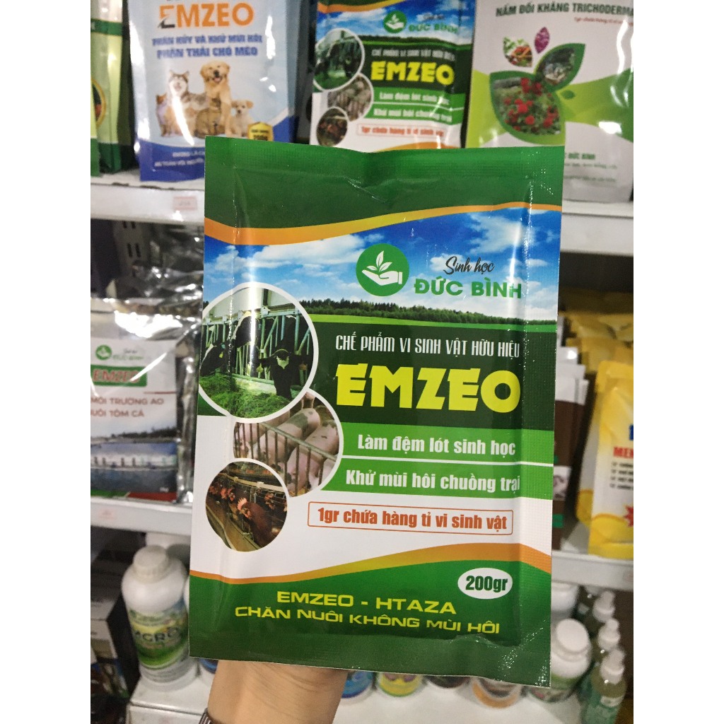 CHẾ PHẨM EMZEO Khử Mùi Hôi Chuồng Gà