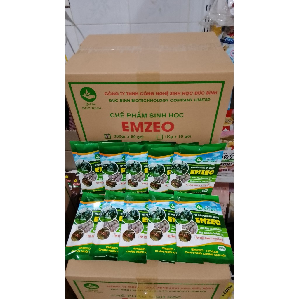 CHẾ PHẨM EMZEO Khử Mùi Hôi Chuồng Gà