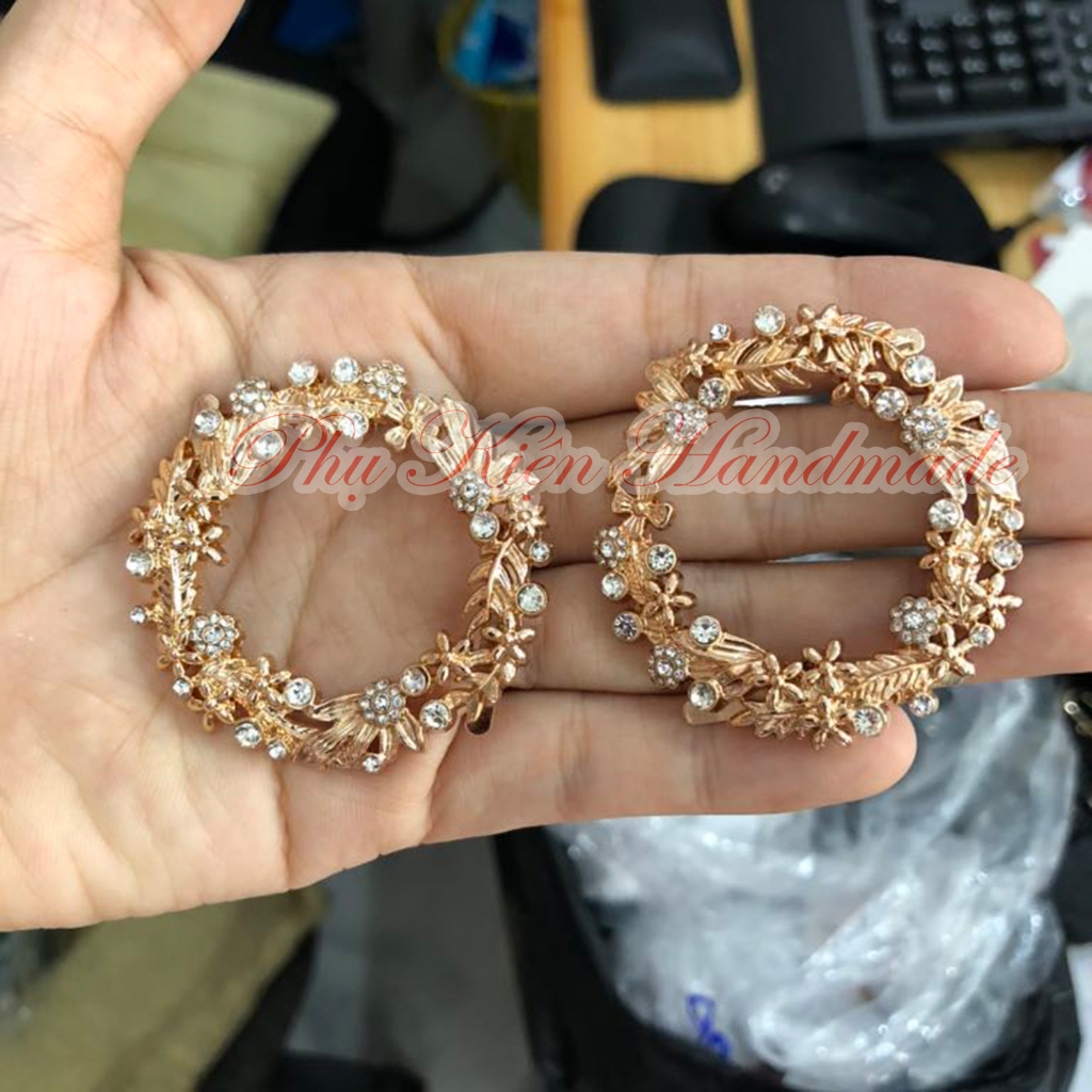 Mạc viền tròn đính đá 4.7cm (33k/cái)