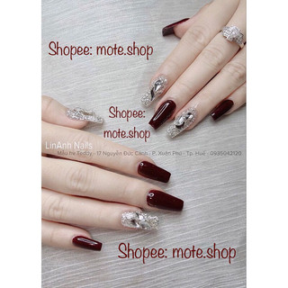 Nailbox TAY màu đỏ đô phối đá sang trọng