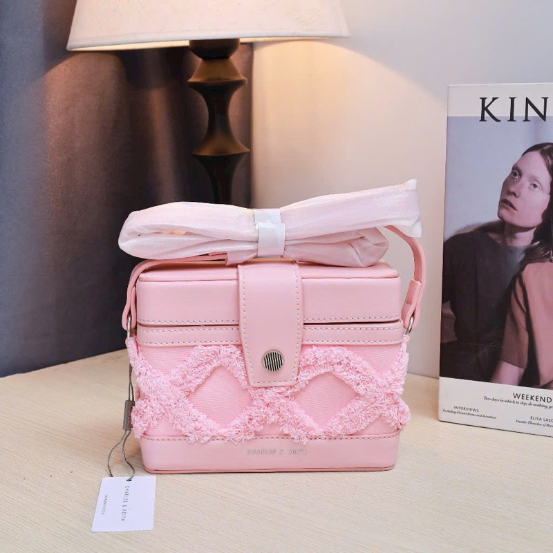 Cốp vuông size 19cm khoá bập dáng đeo chéo