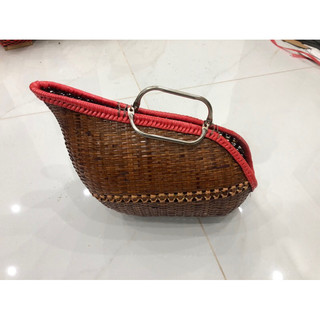 Giỏ tre hun khói dùng cho gà chọi