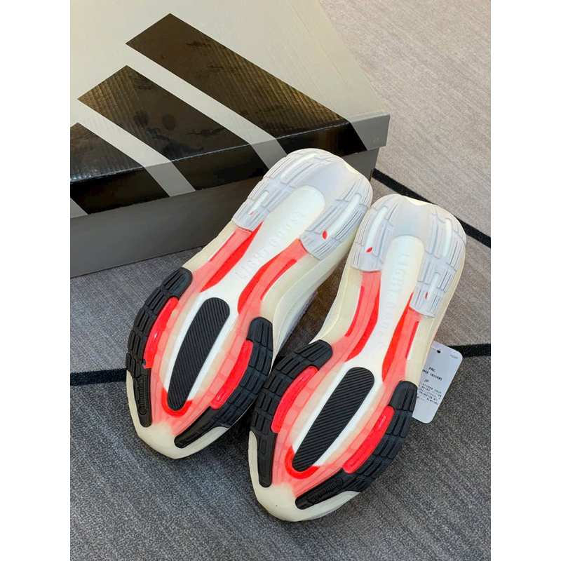 Giày sneaker ultraboost 9.0 trắng cam