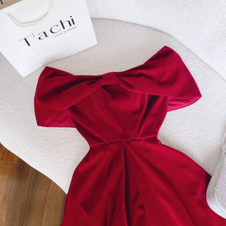 🍒Đầm xanh trễ vai nút ngọc