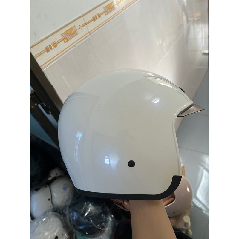 Nón bảo hiểm 3/4 royal m139 kính âm chính hãng cũ đã qua sử dụng.