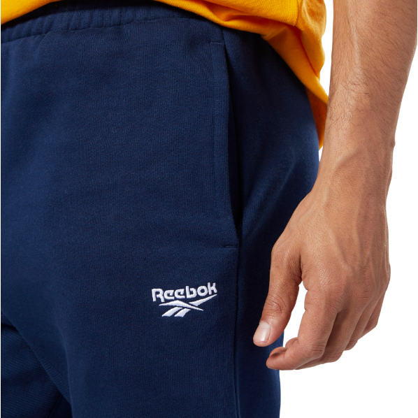 Reebok Classics Fleece chỉ duy nhất size M á