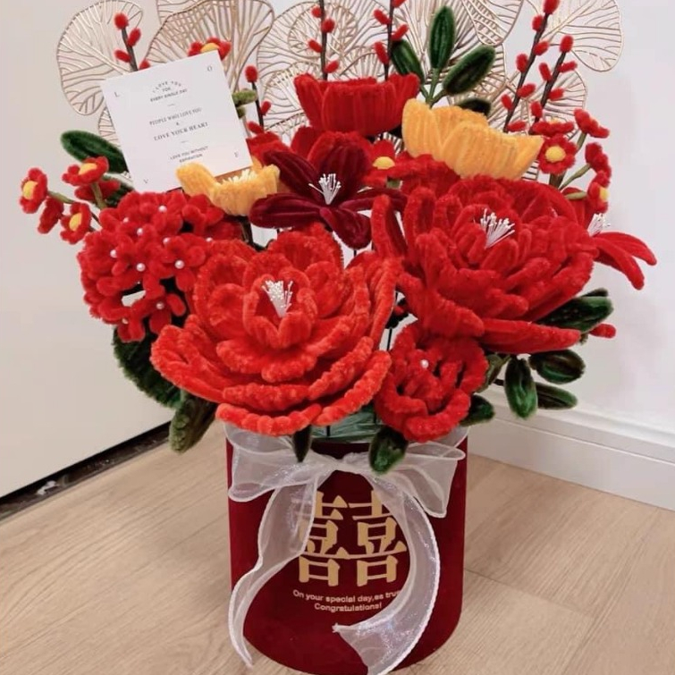 Cặp Trụ Nhung Đỏ Bình Cắm Hoa Đông Đào Hoa Kẽm Nhung Hoa Mẫu Đơn Chữ Việt Lộc Tết Hot Nhất Tết Giáp Thìn Loại Đẹp