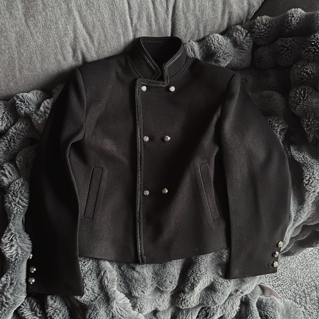 Blazer Dạ 6 Cúc Thêu Viền Đệm Vai GUF