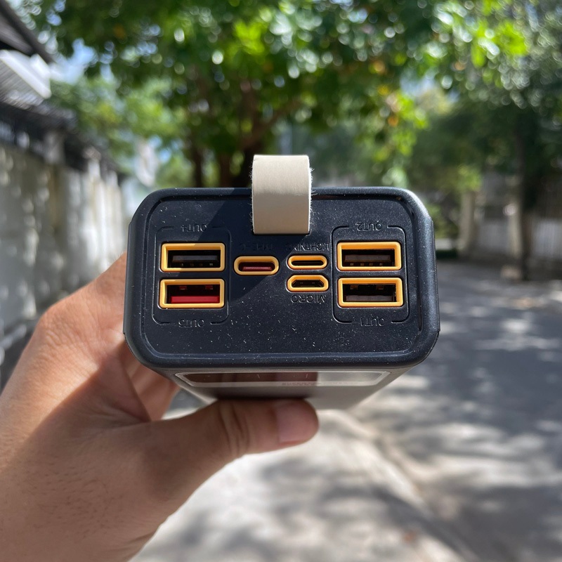 Pin dự phòng sạc nhanh PHANTOM P13 đèn pin 30000mAh tích hợp 2 cáp - hỗ trợ QC 22.5 và PD 20W