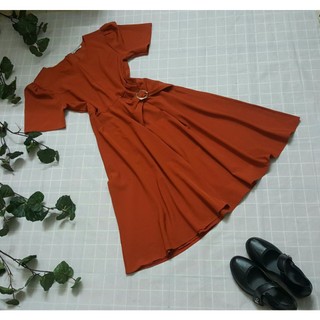 ĐẦM KIỂU DÁNG XÒE NHÚN EO