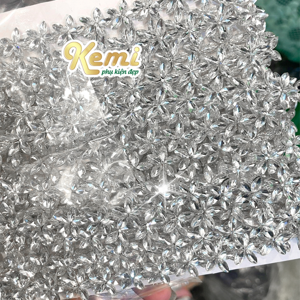 Xoàn dây đá chuỗi hoa anh đào dài 1 mét đế xích kim loại bền đẹp trang trí thời trang