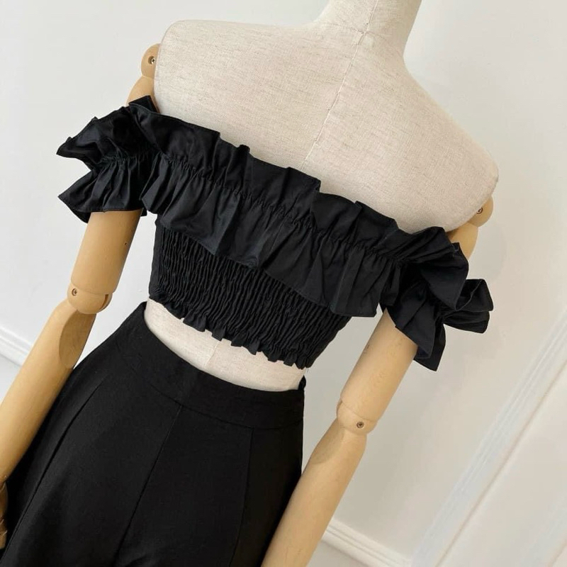 Áo croptop trễ vai nhún bèo