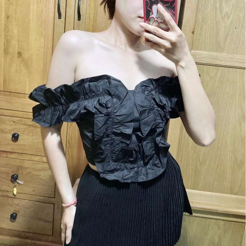 Áo croptop trễ vai nhún bèo