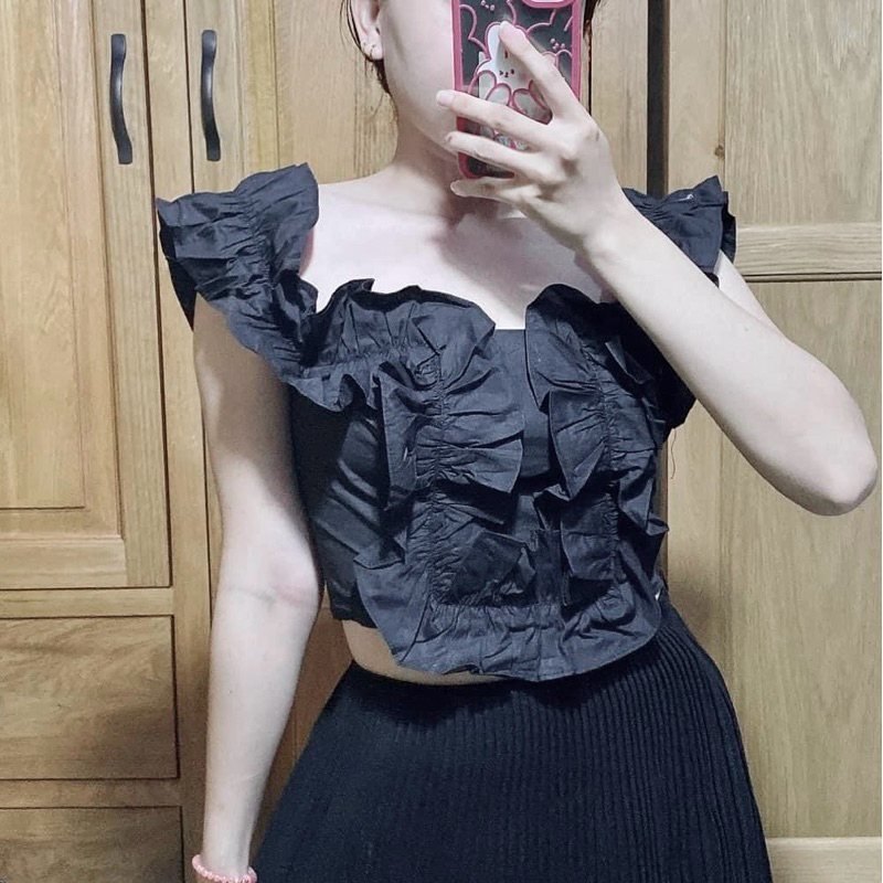 Áo croptop trễ vai nhún bèo