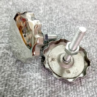 Ốc nắp cốp inox xe 67
