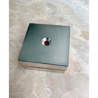 Nam châm cứu hộ, nam châm viên có lỗ 100x100x25mm, lỗ vát 10mm, nam châm đất hiếm lực hút cực mạnh