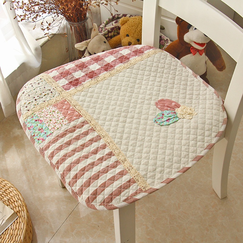 Thảm quilt lót ghế bàn ăn, kích thước 47x48cm