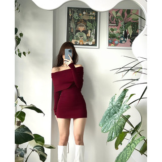 Đầm len ôm body đỏ trễ vai