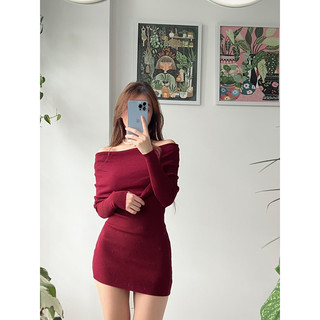 Đầm len ôm body đỏ trễ vai