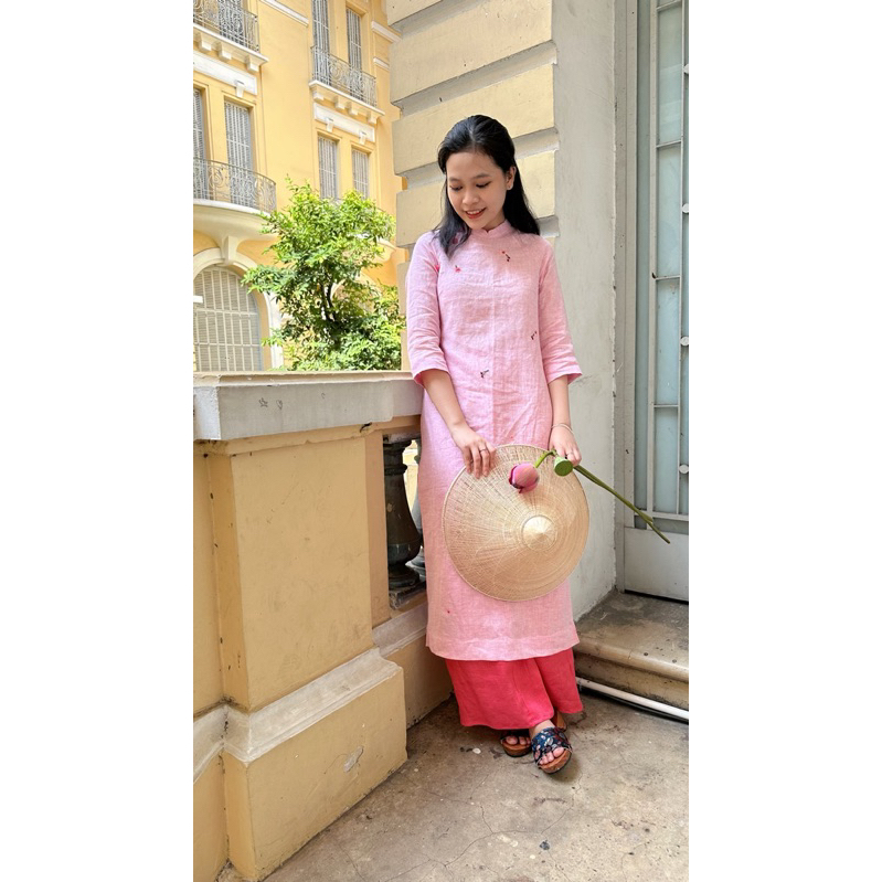 Áo dài linen thêu tay