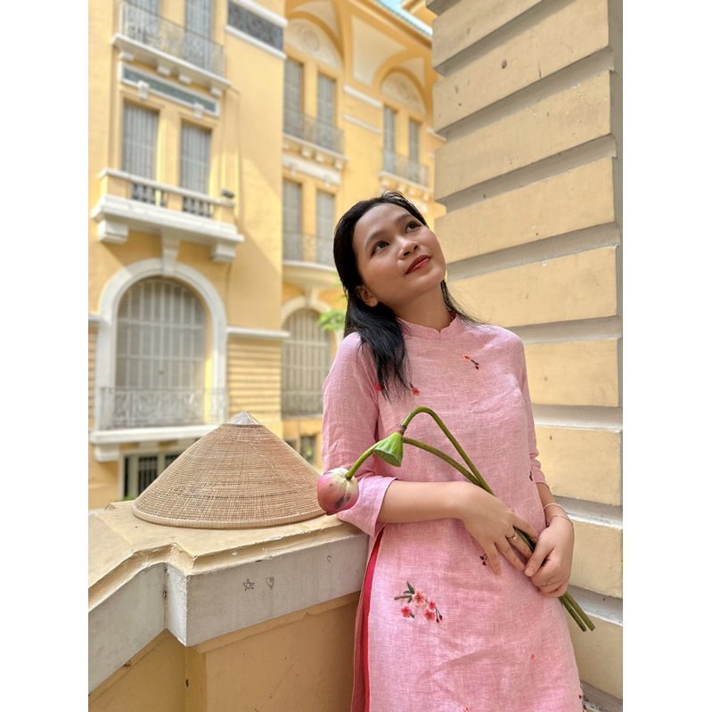 Áo dài linen thêu tay