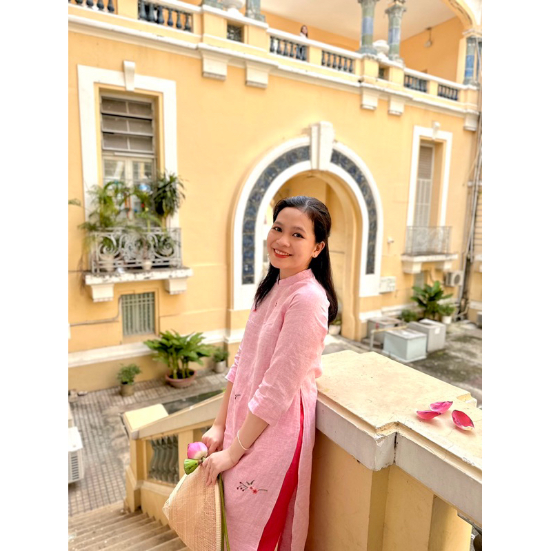 Áo dài linen thêu tay